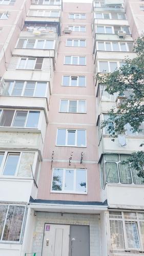 Активисты попросили депутата Гордумы заменить окна в краснодарской многоэтажке