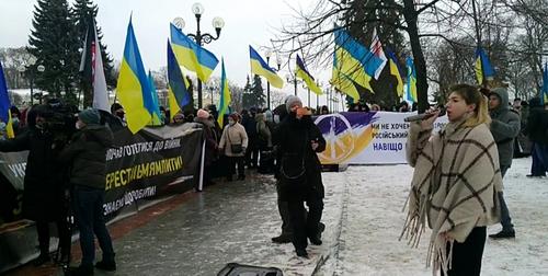 В Киеве прошли митинги против мирной жизни 