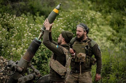 Боец: Украина применяет кассетные снаряды в качестве мин в Харьковской области