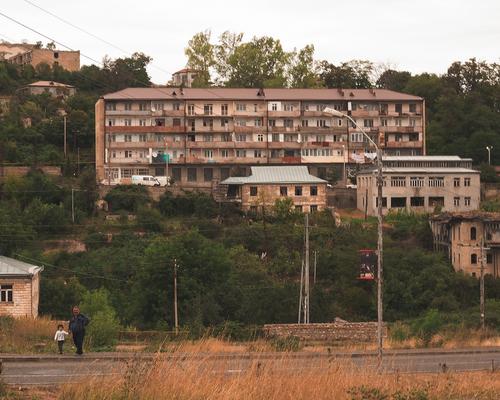 Armenpress сообщает о гибели около двухсот человек при обстрелах в Карабахе