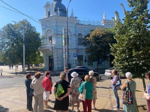В Краснодаре для активистов организовали экскурсию по историческому центру