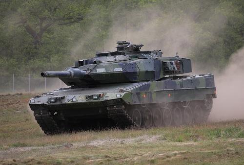 Украина получила от Швеции десять танков Stridsvagn 122