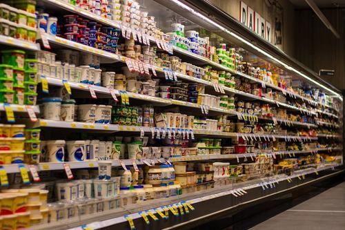 Экономист Селянин заявил, что россияне стали искать замену дорогим продуктам