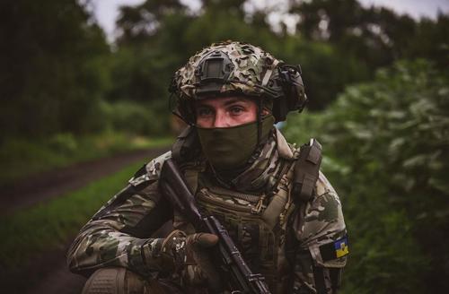 Times: украинцы готовы «выстрелить себе в ногу», лишь бы не быть на фронте