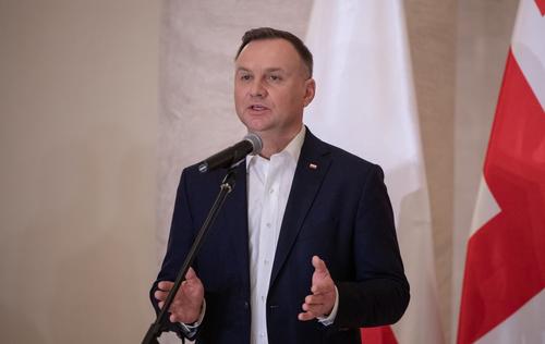 Дуда заявил о готовности Польши открыть транзит для украинского зерна
