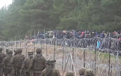 МО Польши опубликовало видео атаки мигрантов на границу со стороны Белоруссии