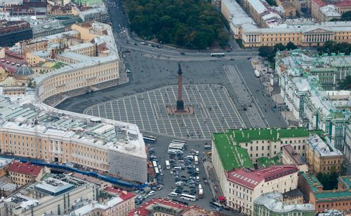 Петербург попал в десятку рейтинга городов России по уровню зарплат