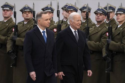 Почему США помогают вооружаться Польше