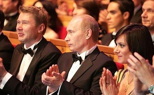 Песков заявил, что не знает о фактах, когда Исинбаева «продавала Родину»