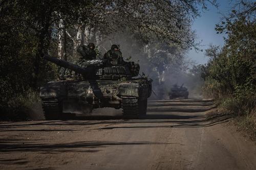InfoBRICS: Пентагон впал в панику из-за уничтожения вооружения НАТО на Украине