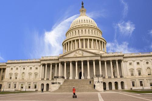 Палата представителей одобрила бюджет правительства США без помощи Украине