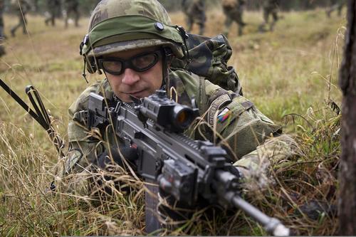 Чехия передаст Украине лицензию на производство своих штурмовых винтовок