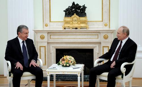 Путин проводит переговоры с Мирзиёевым