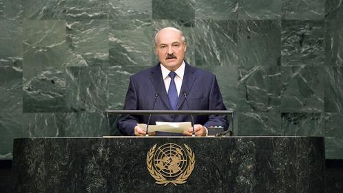 Лукашенко: Европа и США пытаются демонстрировать единство, которого нет