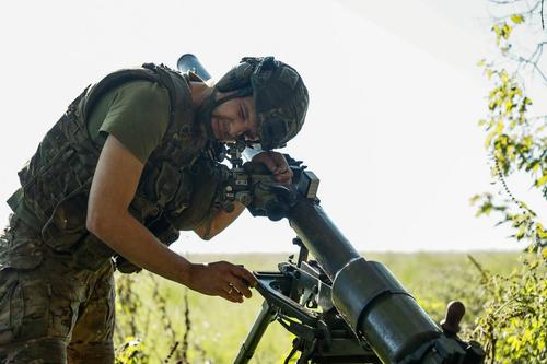 Экс-премьер Азаров: НАТО свалит провал контрнаступления армии Украины на Киев