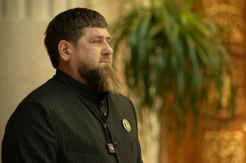 Кадыров вручил Путину высший орден Чеченской республики