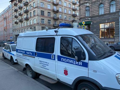 В Петербурге водитель «Ниссана» улетел в кювет и погиб
