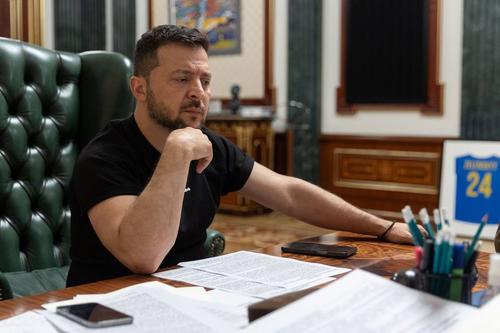 Зеленский заявил, что будет снова баллотироваться, если конфликт не закончится