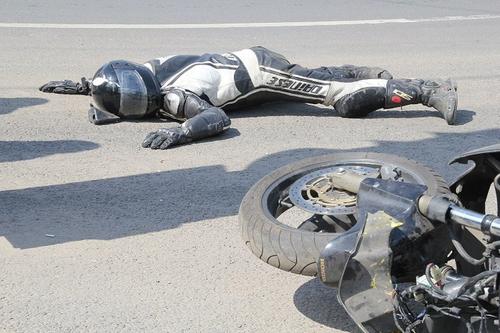 В Хабаровске 16-летний водитель разбился насмерть на питбайке