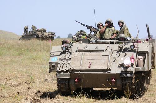 Армия Израиля заявила, что готова к наземной операции в секторе Газа