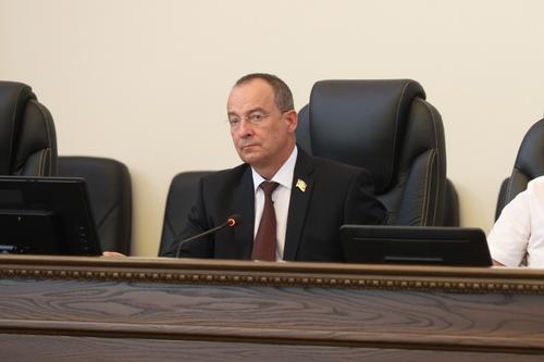 Юрий Бурлачко анонсировал ключевые вопросы очередной сессии