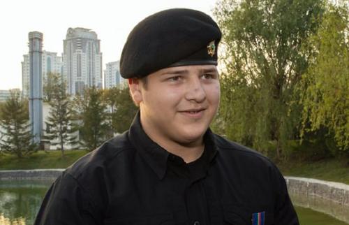 15-летний сын Рамзана Кадырова Адам награжден высшим орденом Карачаево-Черкесии 