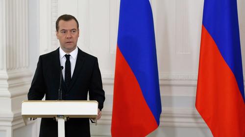 Медведев назвал число контрактников в 2023 году: Более 1600 человек ежедневно