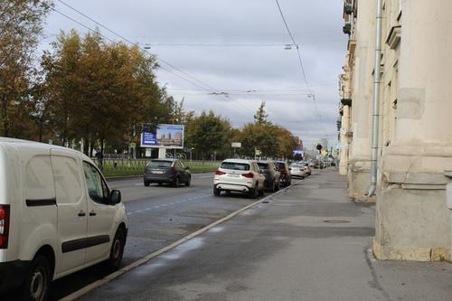 Эксперт Тертерян рассказал о преимуществах платной парковки в Петербурге