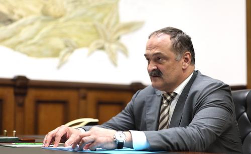 Меликов доложил Путину о наказании для организаторов беспорядков в Дагестане