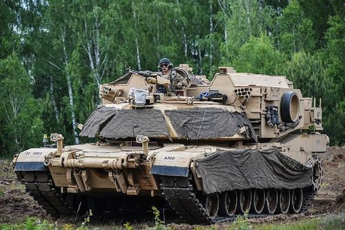 Forbes: США тайно передали Украине бронемашины разминирования Assault Breacher