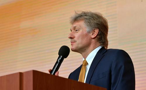 Спикер Кремля Песков: поддержка Украины становится для Запада неподъемным грузом