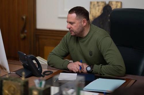 Глава офиса Зеленского Ермак признал определенный дефицит боеприпасов у ВСУ