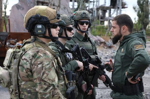Сыновья Кадырова получили высшие ордена парламента Чечни
