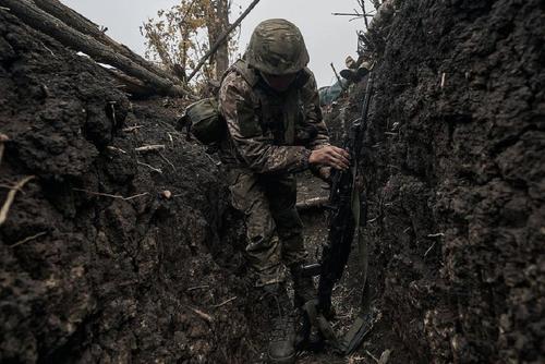 Гагин: войска Украины покинули ряд опорных пунктов у Клещеевки под Артемовском