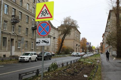 На Васильевском острове наводят порядок с парковками