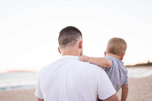Психолог Дугенцова рассказала о негативных последствиях детства без отца