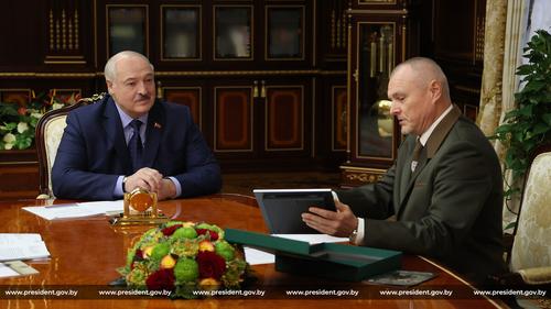 В Белоруссии охотников и граждан с оружием призвали к готовности защищать страну