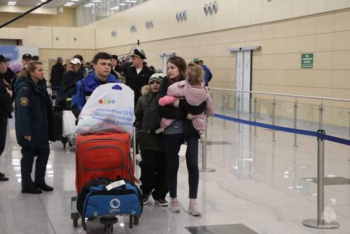 МЧС: в среду 107 граждан России и членов их семей пересекли КПП «Рафах»