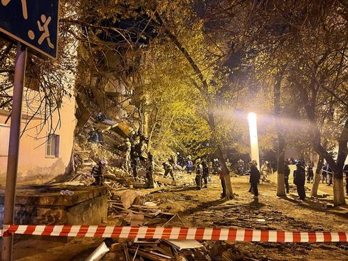 В Астрахани обрушилась жилая пятиэтажка: есть погибшие