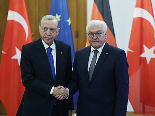 Штайнмайер и Эрдоган обсудили ситуацию в Украине и на Ближнем Востоке