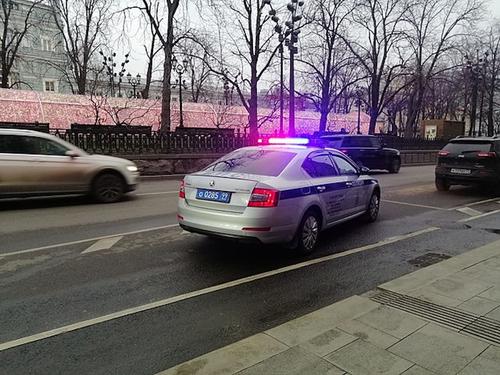 Источник: возле банка в Москве преступники открыли стрельбу и похитили деньги