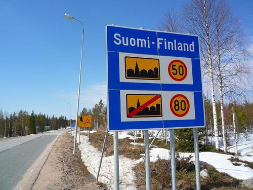 55 беженцев прибыли на единственный открытый КПП на границе с Финляндией