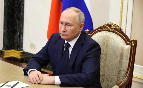 Путин поручил принять меры по ликвидации последствий на юге и Дальнем Востоке РФ