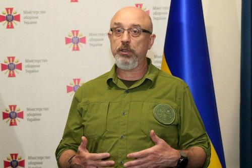 Кива: экс-министр обороны Украины Резников улетел в США, где у него жена и вилла