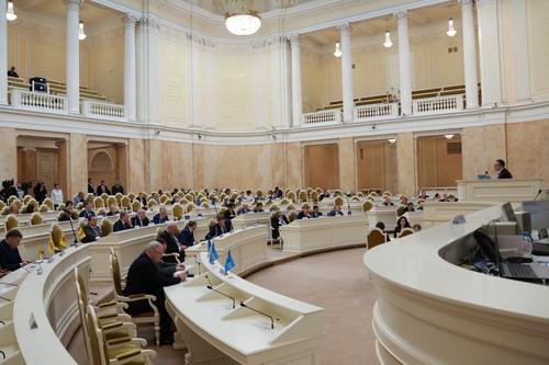 В Петербурге утвердили закон о бюджете города на 2024 год
