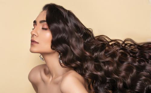 Индианка с 236-сантиметровыми волосами попала в Книгу рекордов Гиннеса