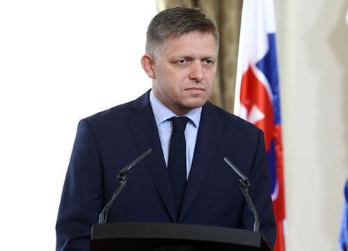 Премьер Словакии Фицо сообщил, что в начале 2024 года встретится со Шмыгалем