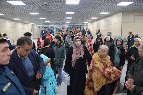 МЧС: 120 эвакуированных из Газы россиян и членов их семей вылетели в Москву