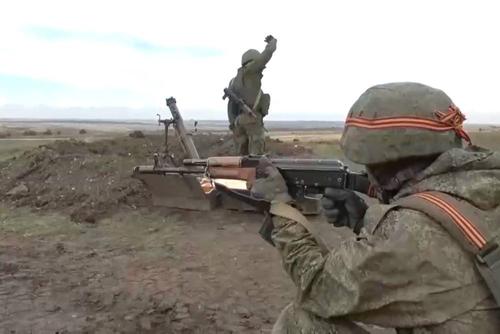 Российские мотострелки отразили атаку врага на Ореховском направлении