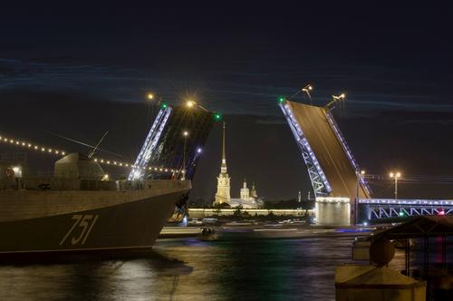 В Петербурге в ночь на 6 декабря разведут мосты
